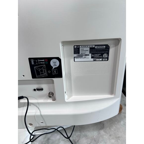 LG 24LJ4540-WU 24” LED TV 1080p HDMI White w/ Remote Tested Works - Picture 9 of 9